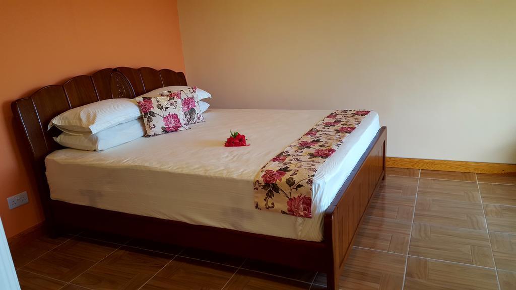 Апартаменты Hibiscus House Seychelles Self Catering Виктория Экстерьер фото