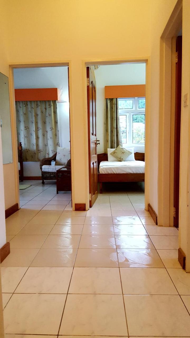 Апартаменты Hibiscus House Seychelles Self Catering Виктория Экстерьер фото