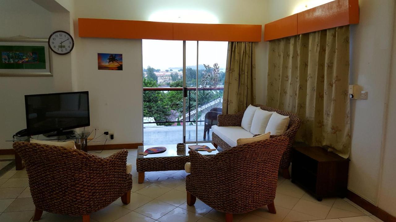 Апартаменты Hibiscus House Seychelles Self Catering Виктория Экстерьер фото