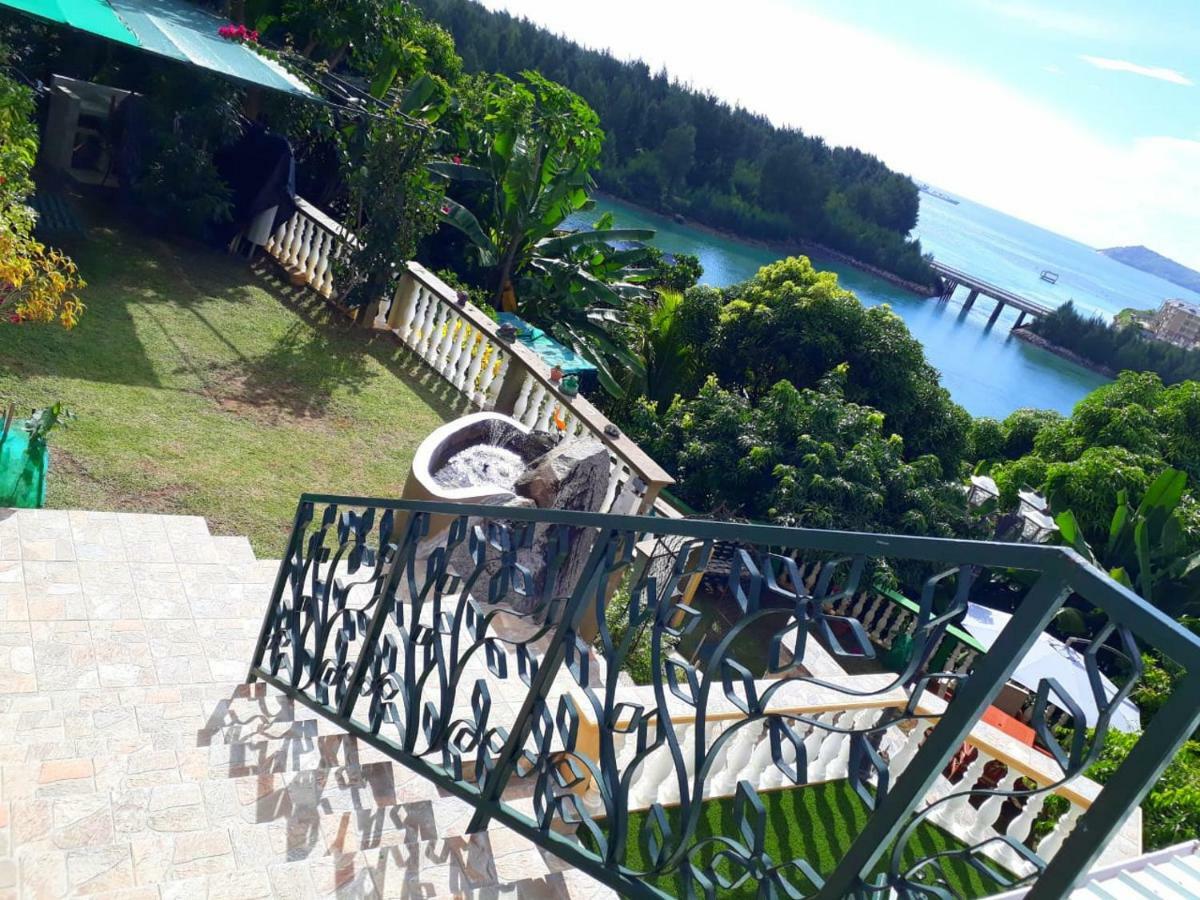Апартаменты Hibiscus House Seychelles Self Catering Виктория Экстерьер фото