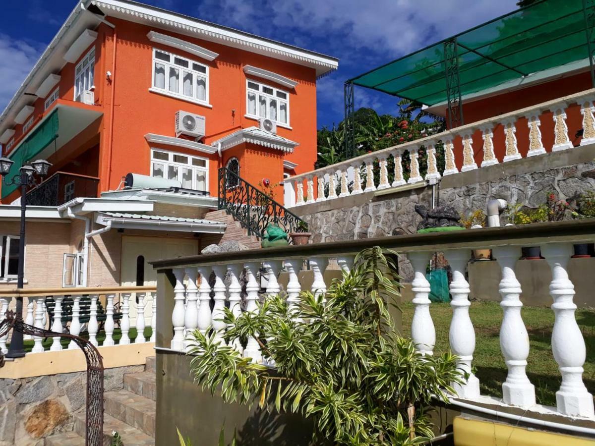 Апартаменты Hibiscus House Seychelles Self Catering Виктория Экстерьер фото