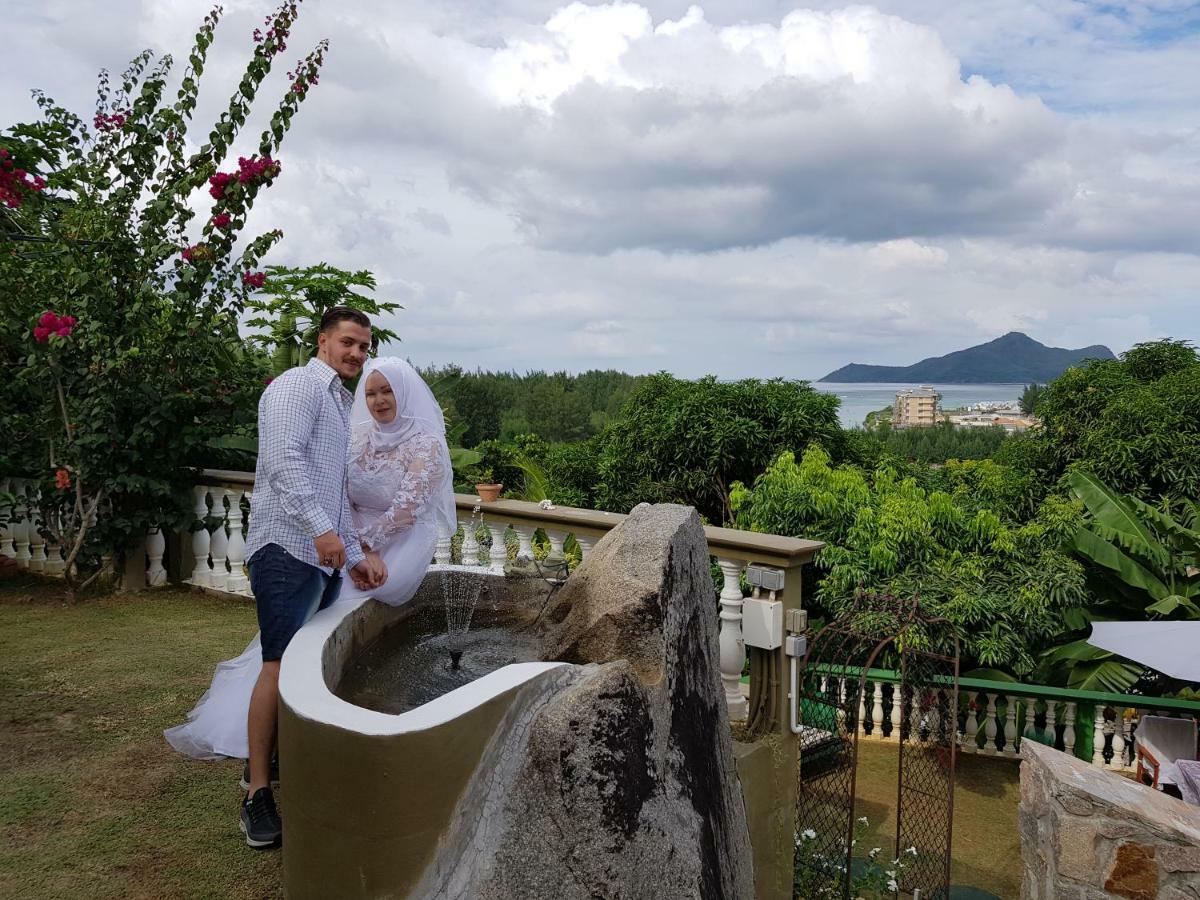 Апартаменты Hibiscus House Seychelles Self Catering Виктория Экстерьер фото